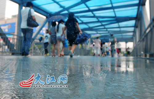 Ͷ��ʹ��û�����ϲ���һ�㳡��������©���ˣ���ͼ��